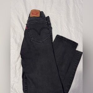 Levi wedgie straight jeans